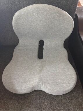 Ergonomic Memory Foam Seat Cushion in Light Gray